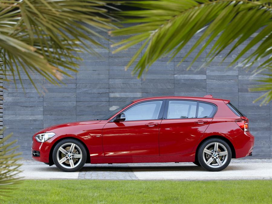  BMW 118i 5-Door Sport Line 2011 года  (фото 10 из 31)